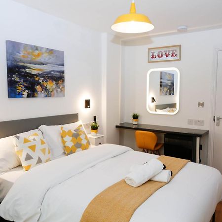 New Luxury Rooms In The Heart Of London Next To Shops, Cafes, Bars & Metro With Shared Bathrooms Buitenkant foto