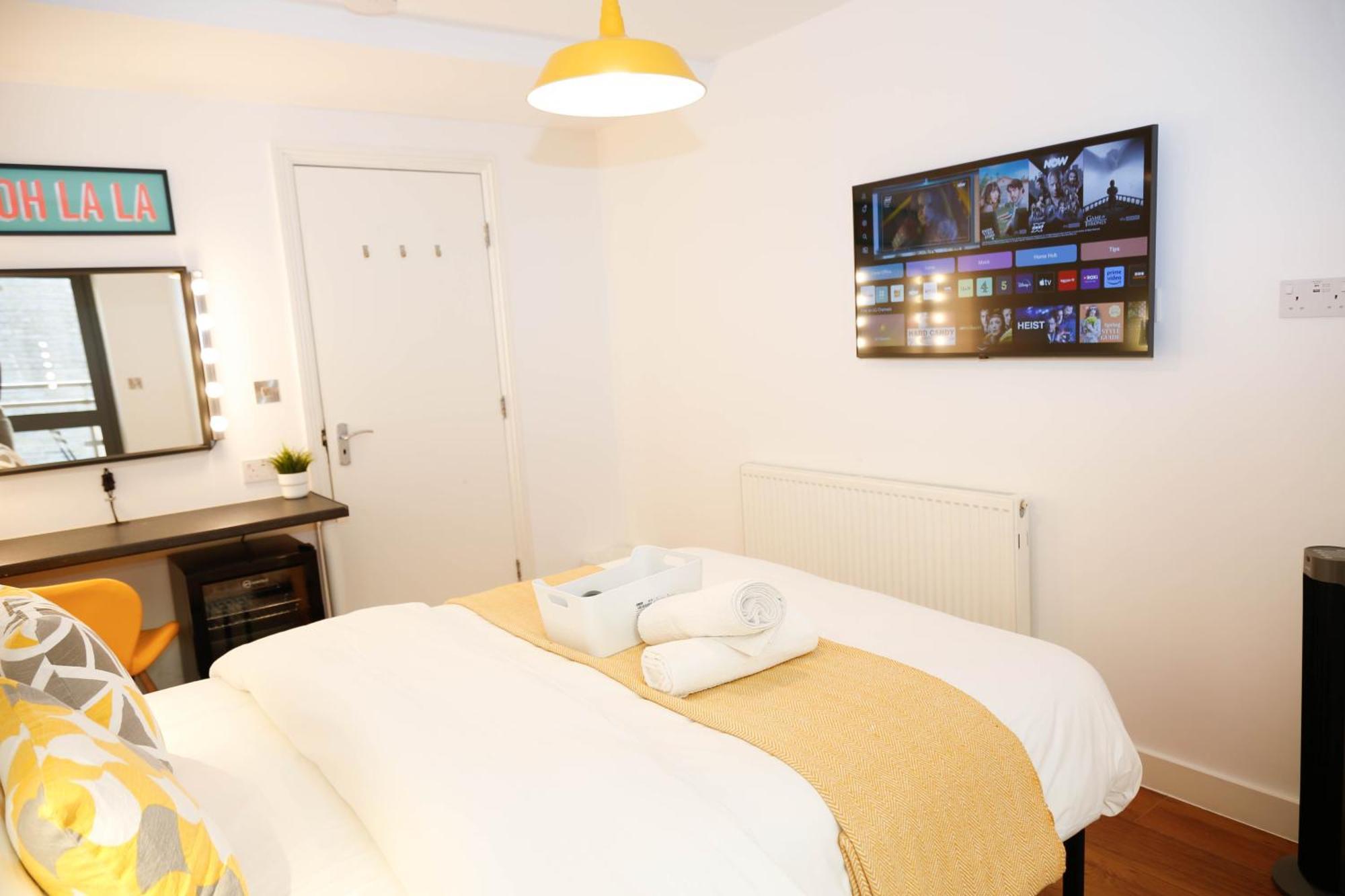 New Luxury Rooms In The Heart Of London Next To Shops, Cafes, Bars & Metro With Shared Bathrooms Buitenkant foto