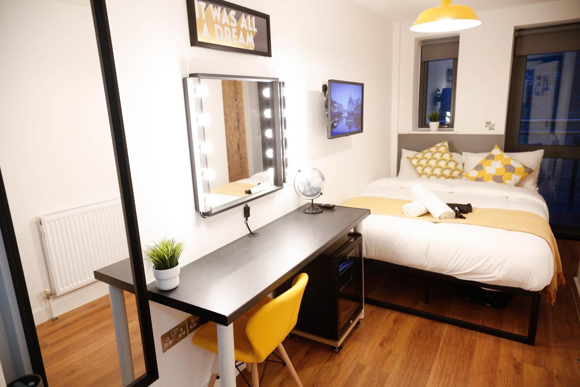 New Luxury Rooms In The Heart Of London Next To Shops, Cafes, Bars & Metro With Shared Bathrooms Buitenkant foto