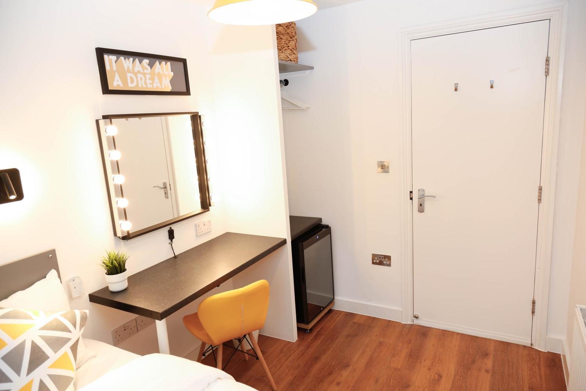 New Luxury Rooms In The Heart Of London Next To Shops, Cafes, Bars & Metro With Shared Bathrooms Buitenkant foto